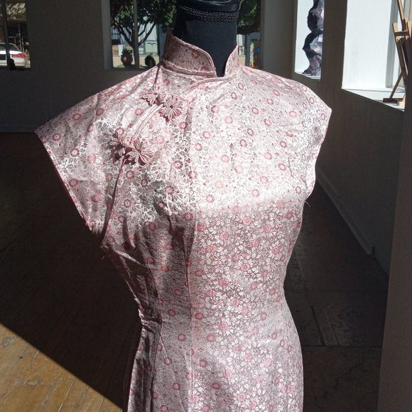 Handcrafted two-tone pink floral satin Sheen dress - Picture 8 of 13